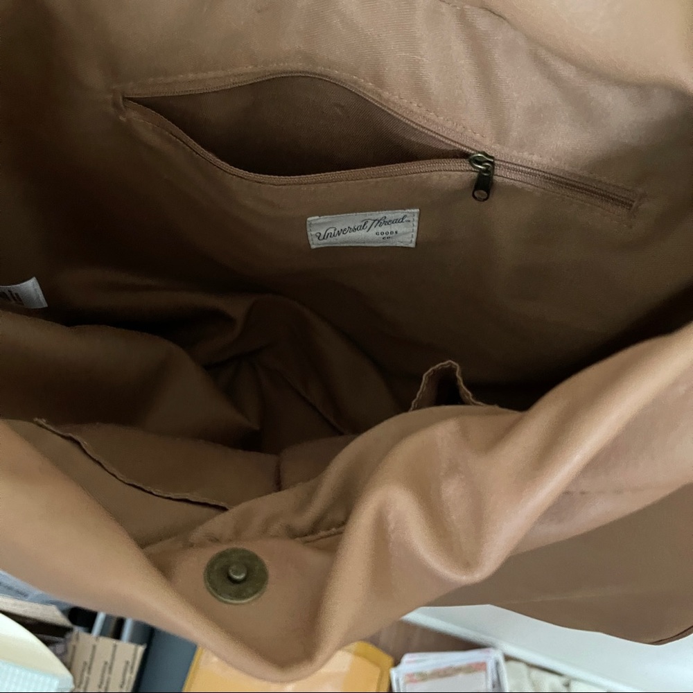 Universal Thread Shoulder Bag - Picture 6 of 8